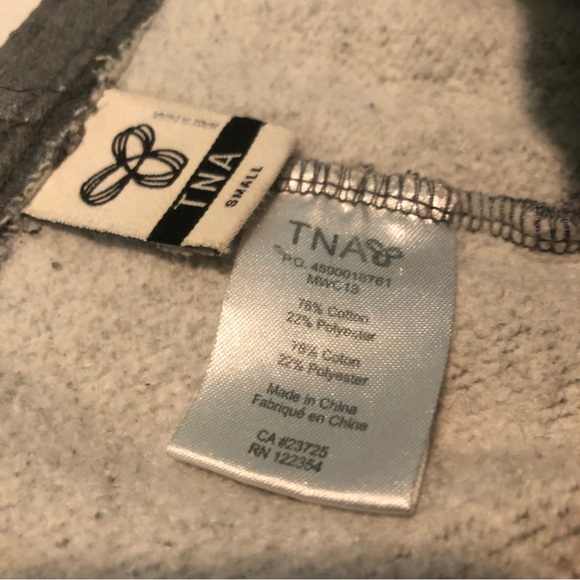 3/40$ TNA — Y2K Grey Cropped Joggers - Picture 8 of 8